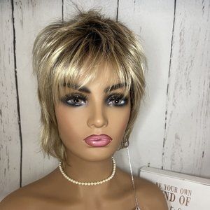 Open Box ellen wille Play | Short Synthetic Wig (Mono Crown) - Champagne Rooted